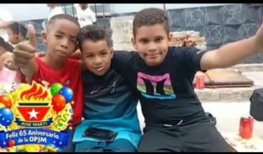geiq_oc's tweet photo. Una historia que inspira. Compartimos la entrevista 👇a un niño estimado por el equipo de la Oficina Central del #GEIQ a propósito del aniversario 65 de la #OPJMCuba.
https://t.co/xGnILf1vcx https://t.co/RRlWMhMa3k