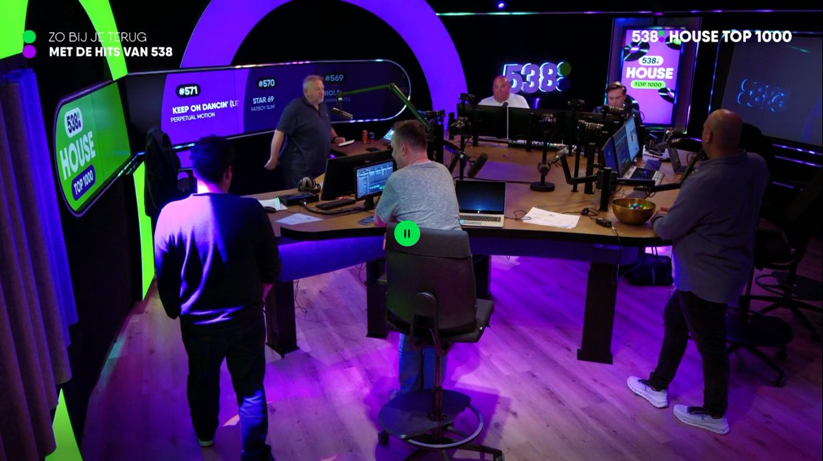 DyllanDee tweet media