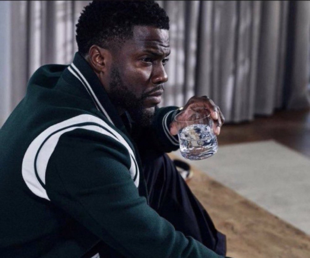 look at u.. saturday night.. no bitches. staring at your phone with 0 notifications