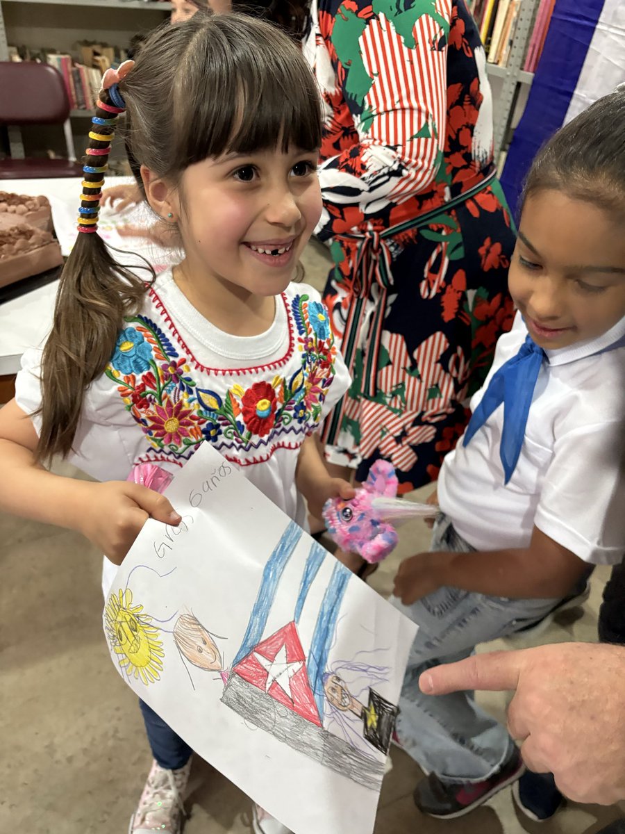 Los sobrinos más bellos los tengo yo ❤️🇨🇺

Feliz aniversario de la OPJM y la UJC, sigan construyendo sueños y haciéndonos sonreír 🫶🏻