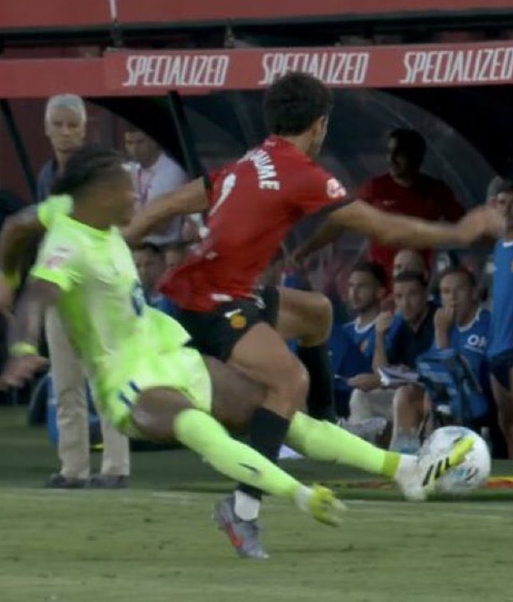 Adrums• tweet media