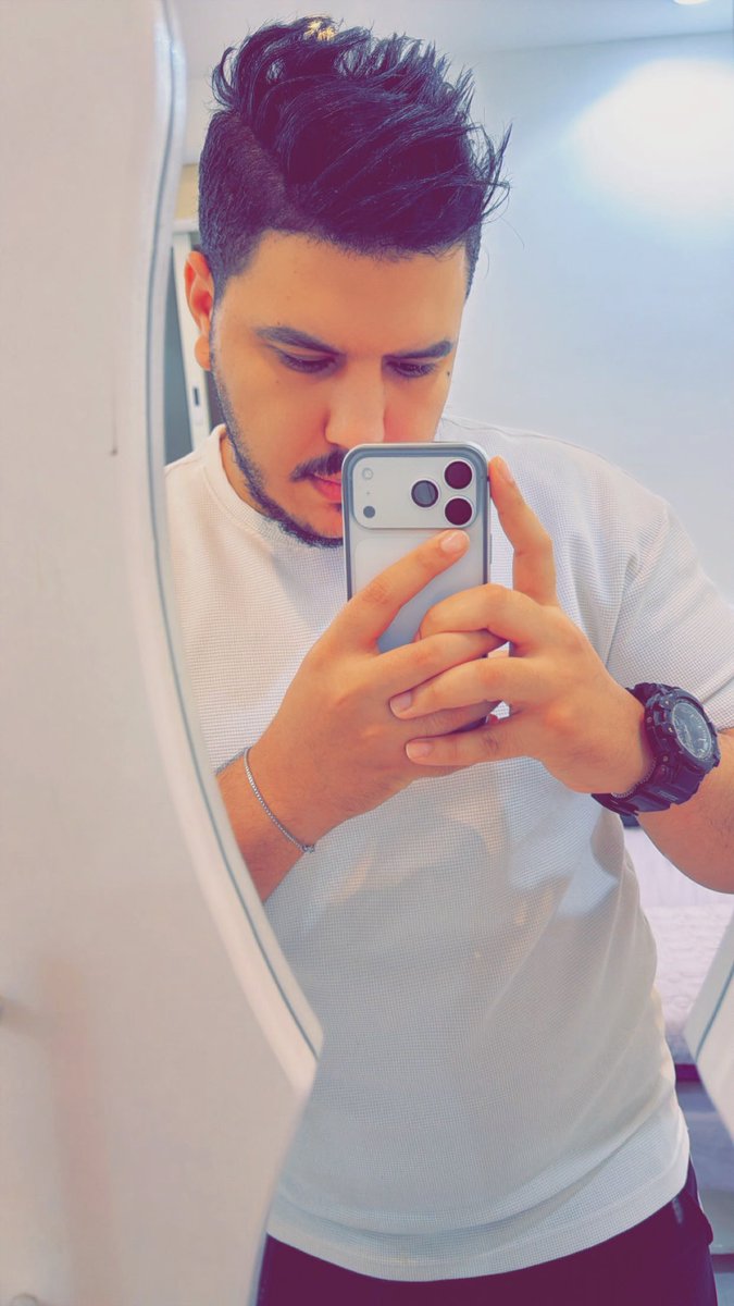 ’𝔸𝕊ℍℝ𝔽 tweet media