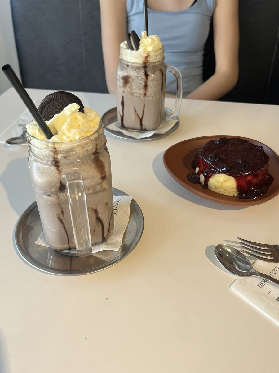 nay lvs joo .ᐟ girl so in love 🩷 tweet media