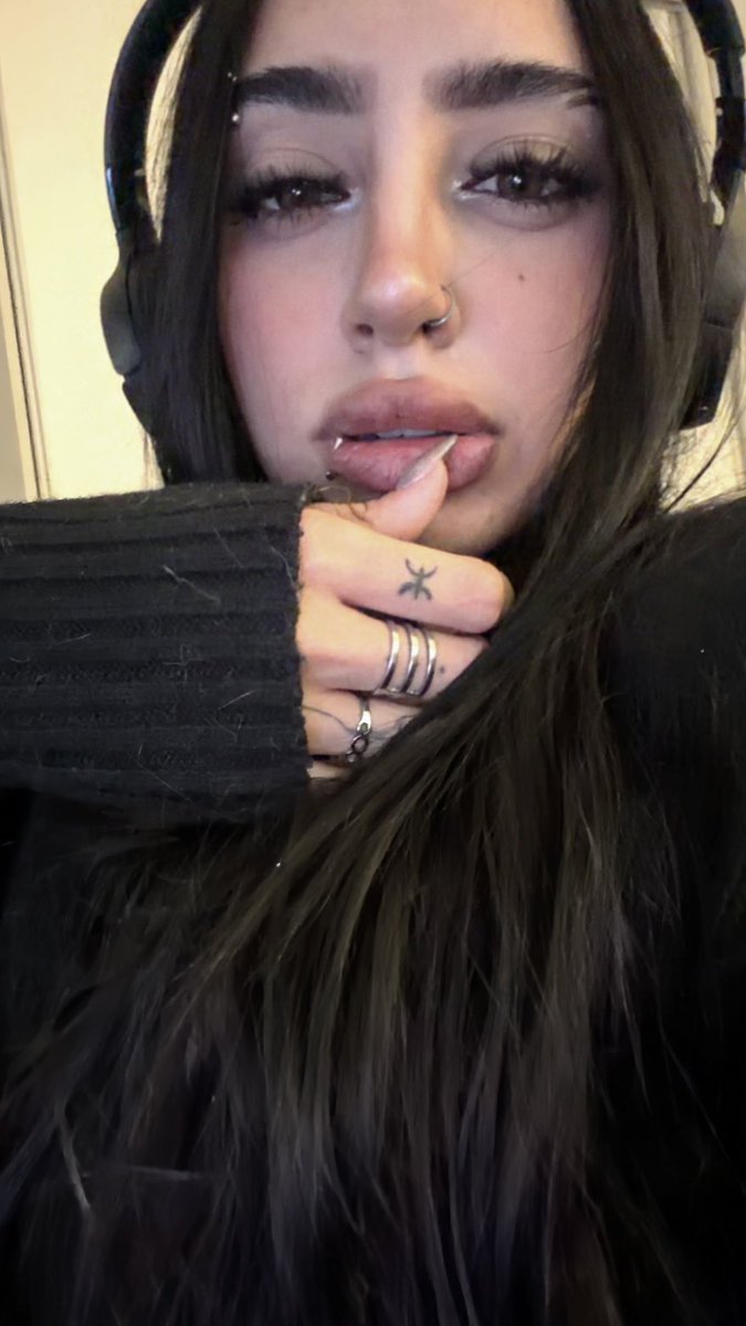 愛 ‹3 tweet media