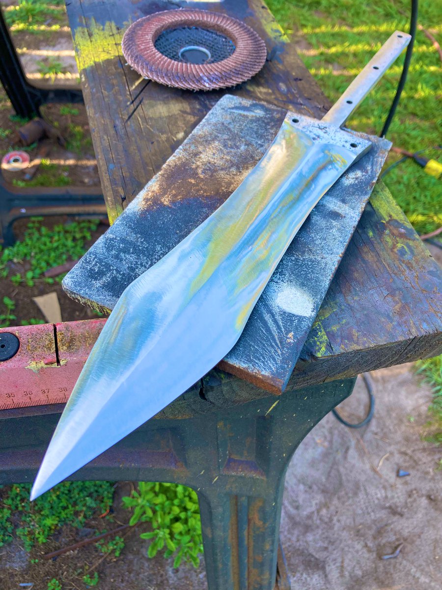 TheBlademaker tweet media