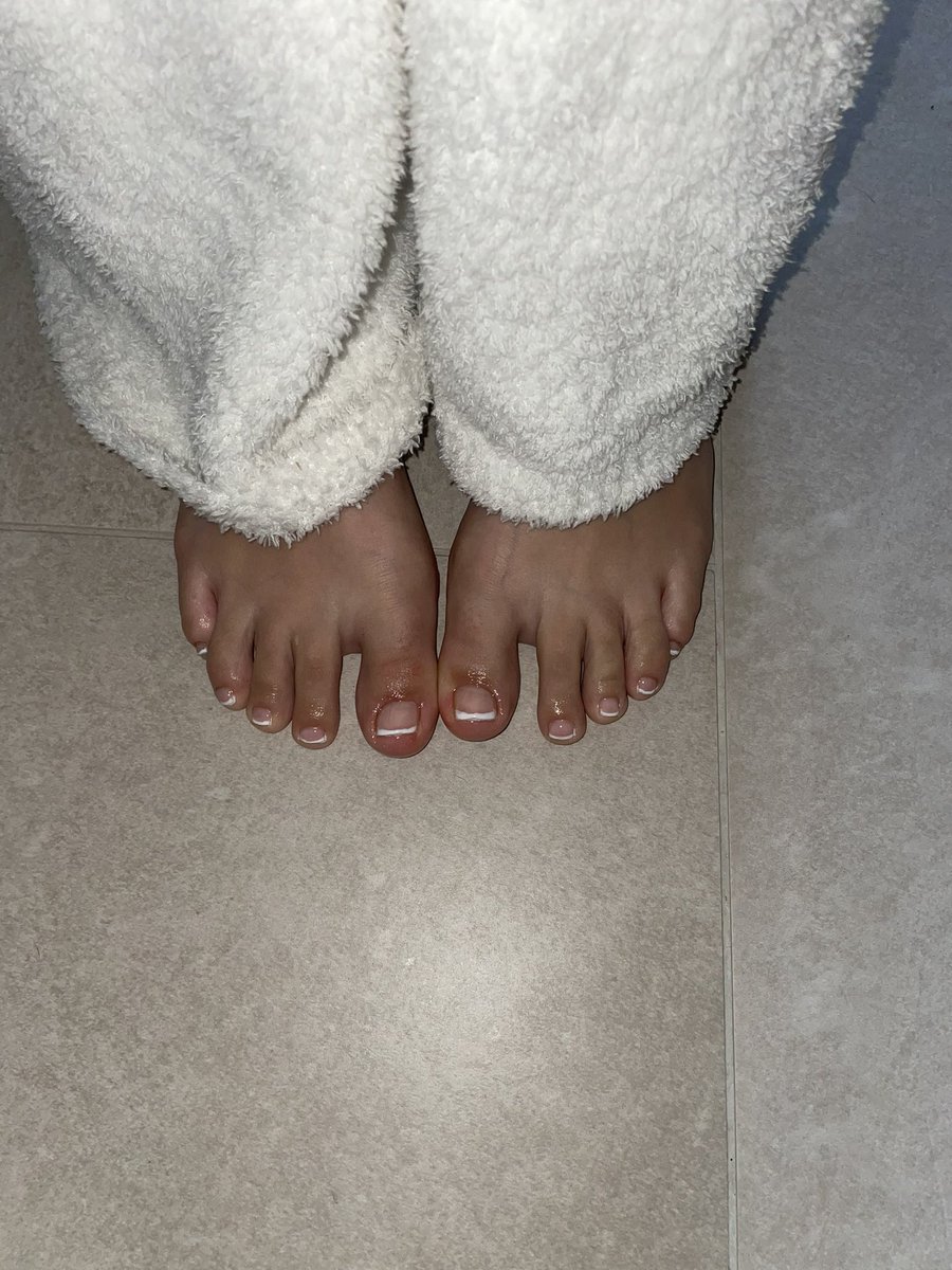 lehlanichac's tweet photo. @opiateden1128 @soogz1 What’s do you think about my soles https://t.co/Wf6SA70s32