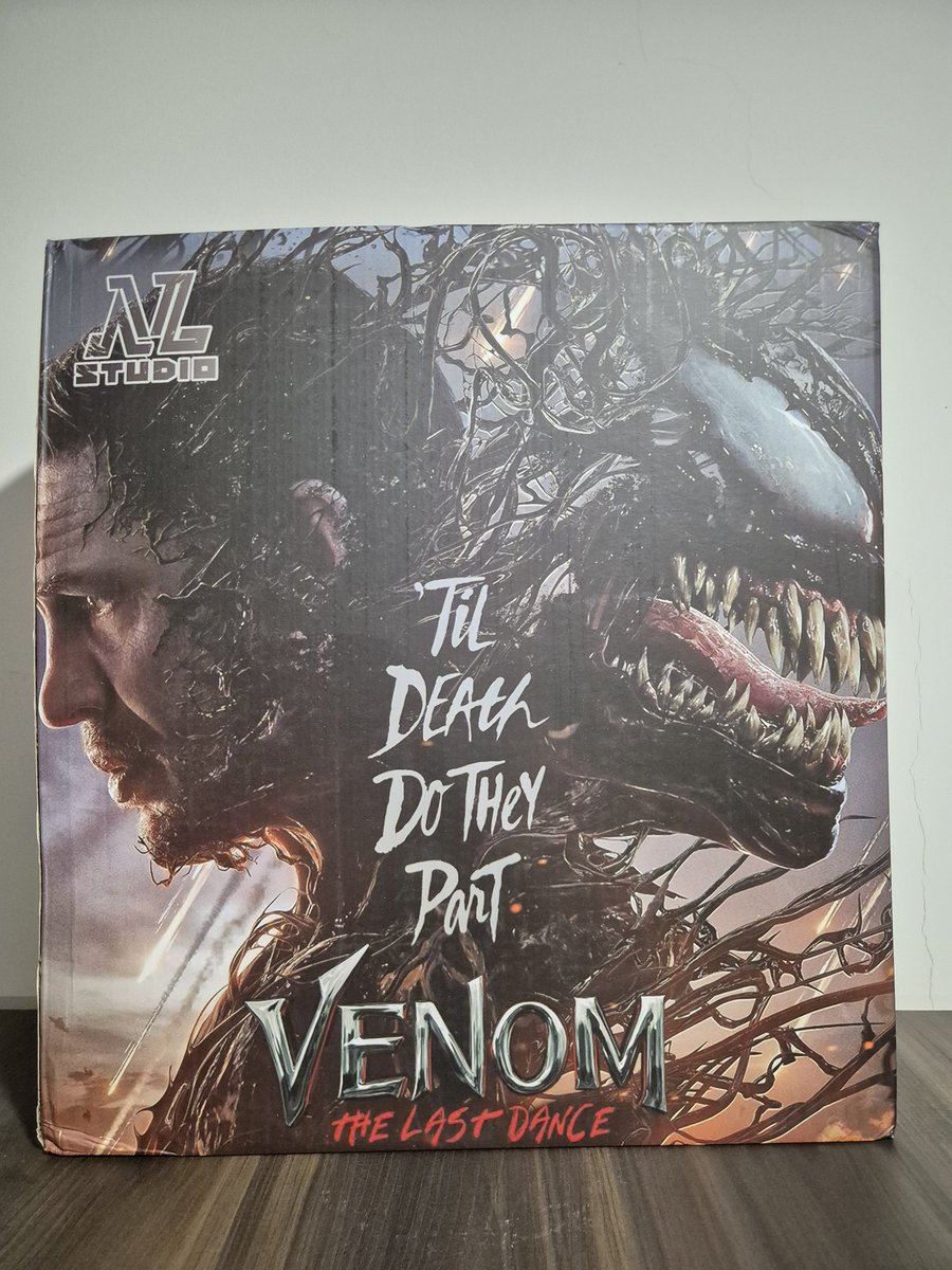 juancari111's tweet photo. Ya tengo en mis manos la figura +18 de #venom pero antes de comenzar a mostrar los detalles de la figura, queria enseñar el diseño de la caja que es bastante impresionante https://t.co/BpHezl004B