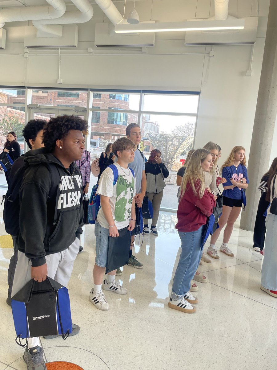 kcpublicschools's tweet image. Manual Career and Technical Center students took learning beyond the classroom this week! 
EMT Prep and CNA classes explored healthcare careers at Children's Mercy Hospital, connecting with professionals and gaining real-world experience. 
#KCPS #HealthcareHeroes #HandsOnLearning