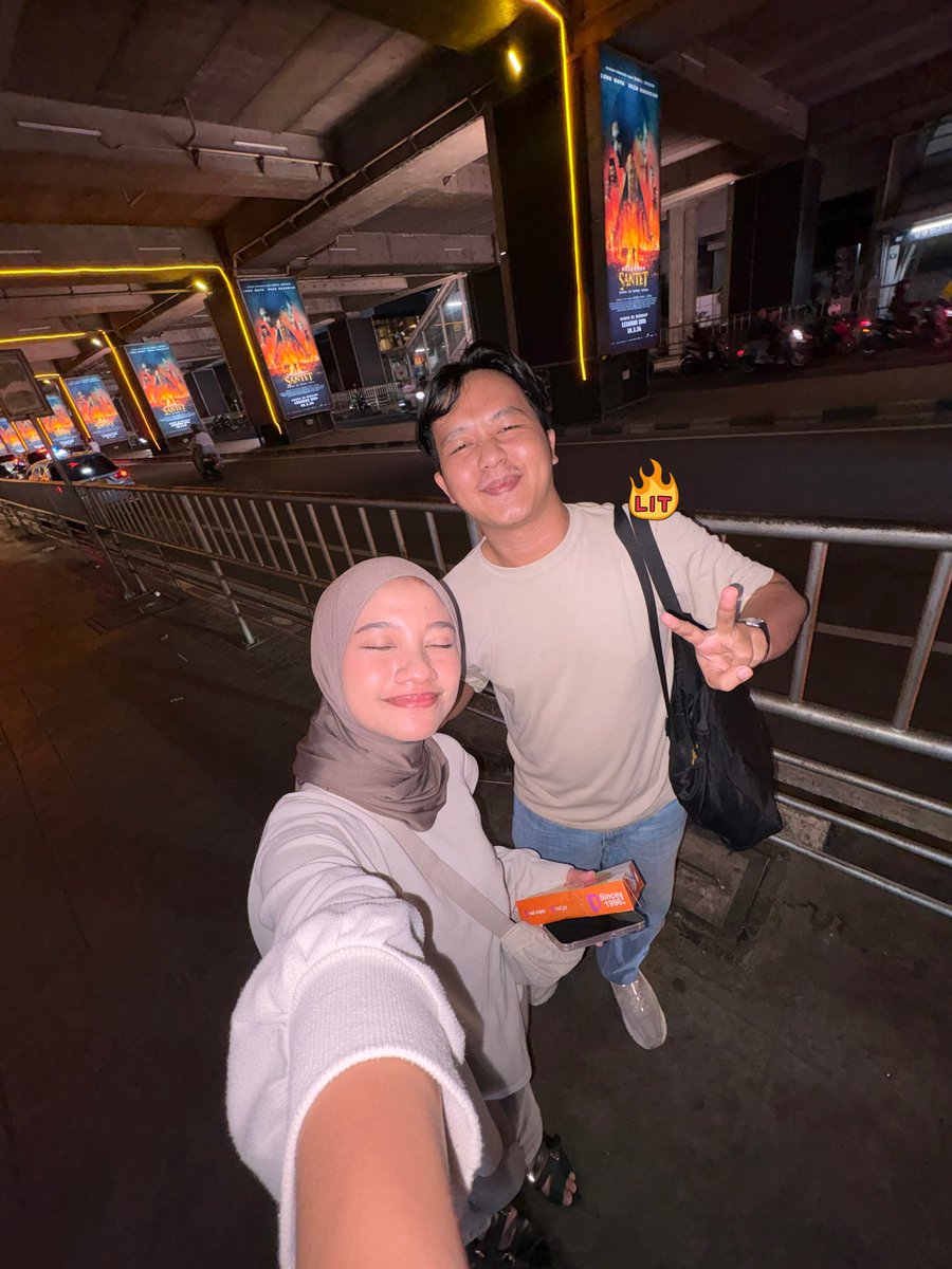 kalo ga karena mules ga bubar obrolan yg ga pernah abis itu <a href="/poemaii/">meli</a> thanks kak traktirannya ya atas punishment nge-cancel dadakan kemarin🤑