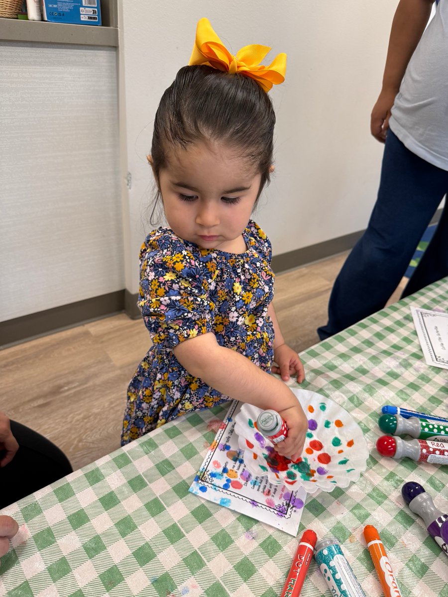 StephanieRISDLM's tweet photo. Little Mustangs Spring Fling continued with coffee filter butterflies and fingerprint insects… #RISDDreamBig @RISDcla ⁦@RISDecs⁩ https://t.co/NPgcHHWEbS
