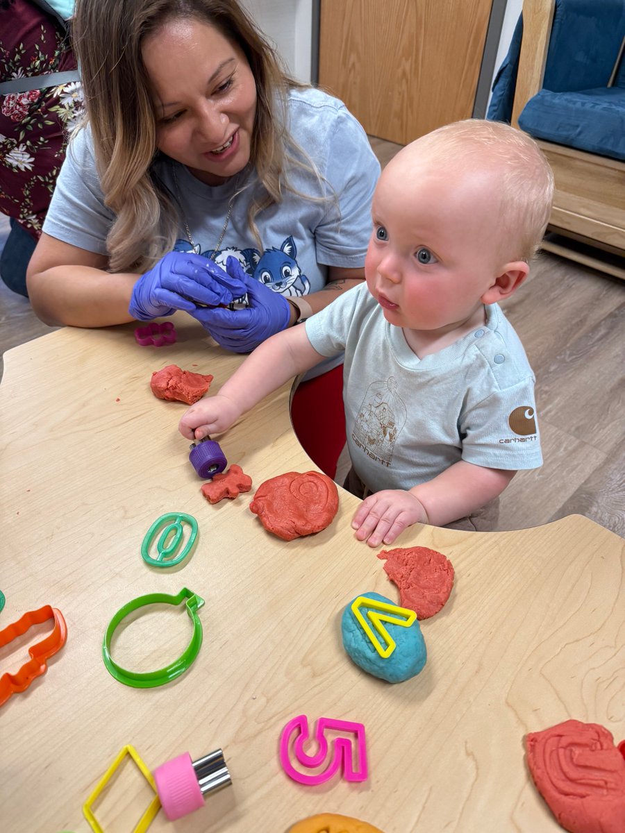 StephanieRISDLM's tweet photo. Little Mustangs Spring Fling was a blast! So many fun activities… taste-safe Jello play dough, water play with fishing, and more… #RISDDreamBig @RISDecs @RISDcla ⁦@IamBranum https://t.co/jmDNjdG7VP