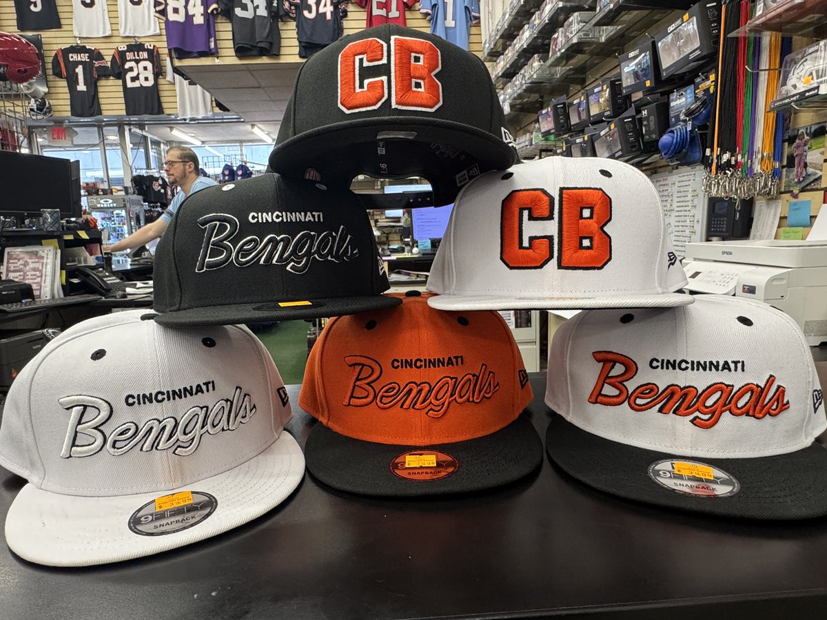 bengaljims_BTR's tweet photo. Can never have too many hats ๐ค๐ฅ
Just added some more from @KochSports โ which oneโs you like the best?
Order online ๐๐พ https://t.co/PbltdUEb5f
#AddictedToHats #HatCollection https://t.co/lAhedmXseB