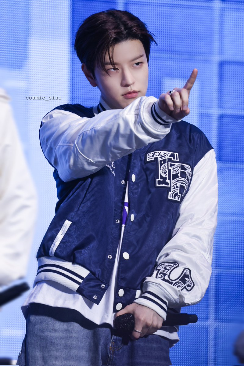 cosmic_sisi tweet media