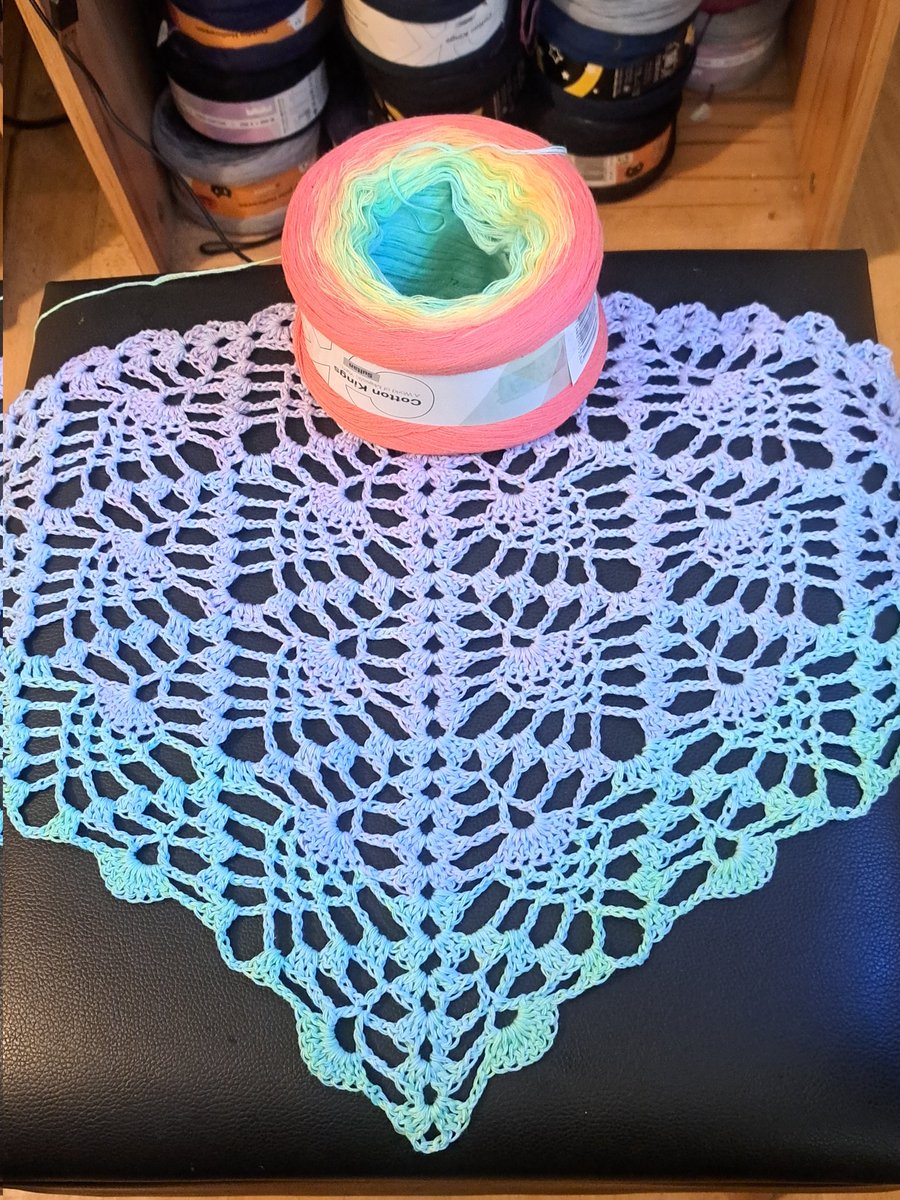 Neues Tuch in Arbeit und aus Baumwolle