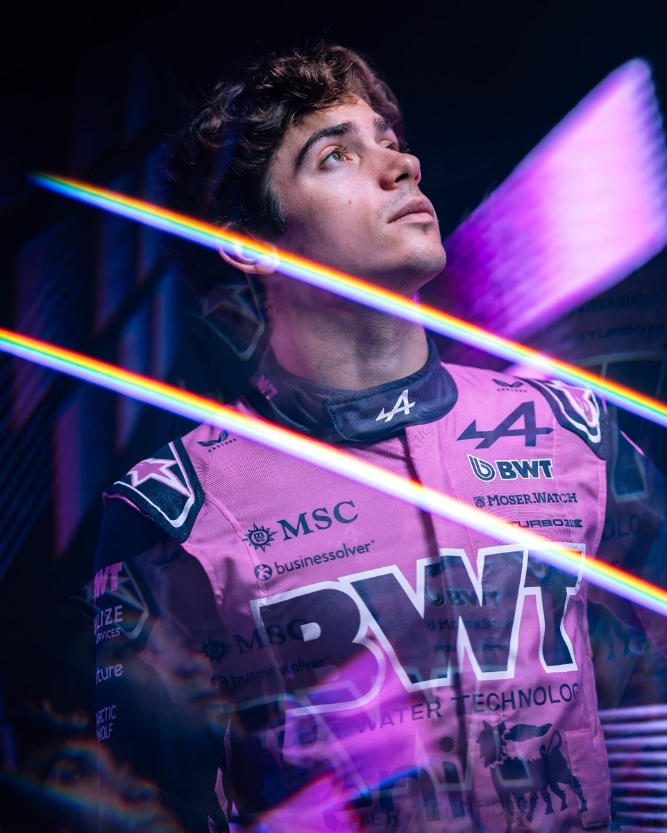 Tina ⁴³ 🎀 tweet media