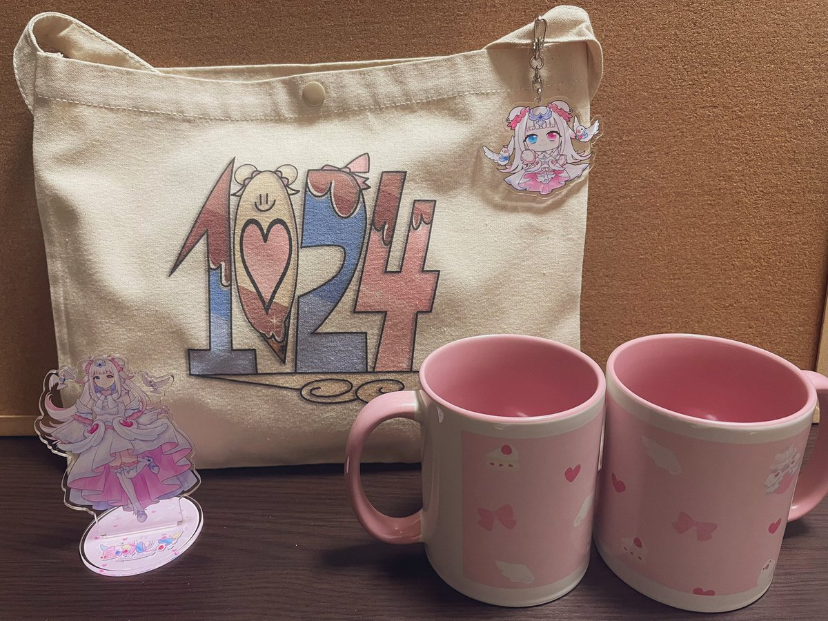 頼んでたグッズ一式全部届いたわョ✌️ 実物どれも可愛いし一目惚れ 