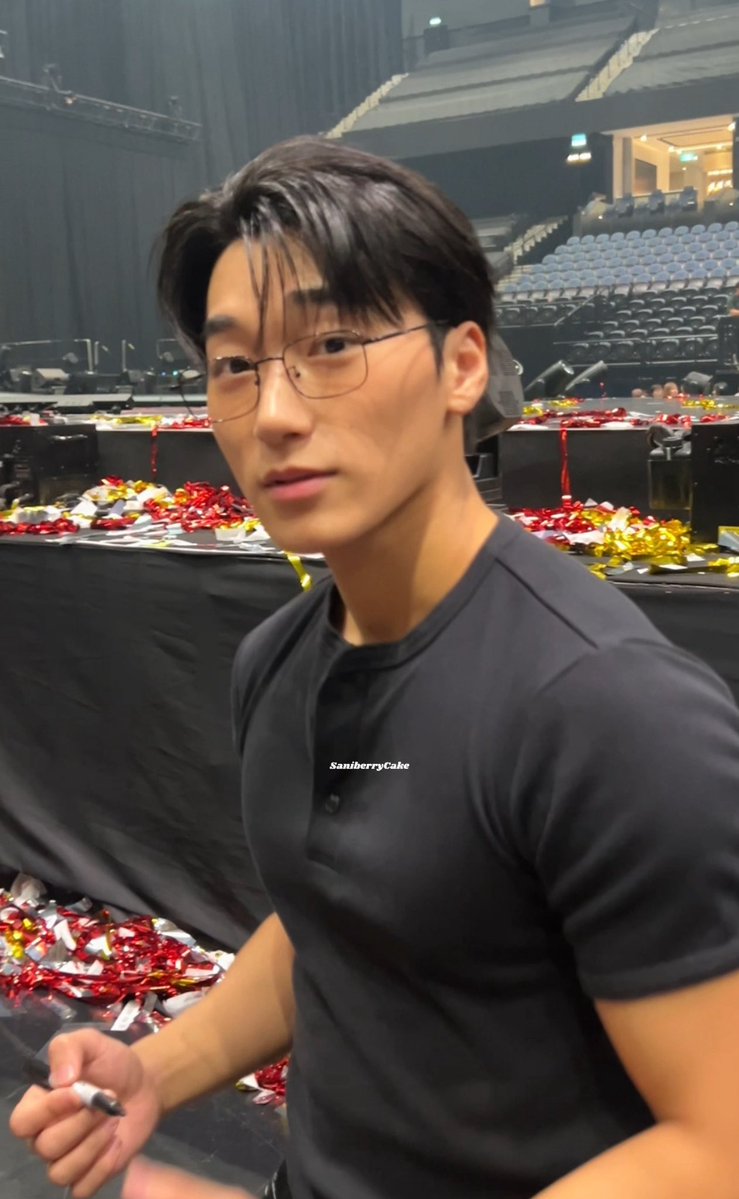 🎀산𓂂˚˖·🍓🍰 tweet media