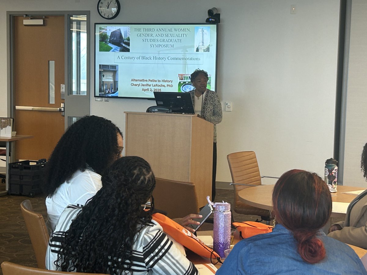 morganstateengl's tweet photo. #EnglishIsLIT! 💙🧡🐻✨🔥

We here at #MorganStateEnglish would like to extend a special thank you to our keynote speaker for the Third Annual Women, Gender, and Sexuality Studies Graduate Symposium, Professor Cheryl Janifer LaRoche. https://t.co/2TMsVjDyeI