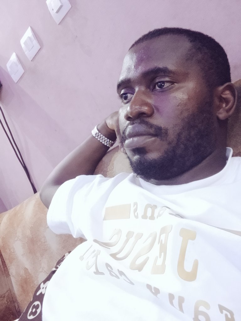 JosephNIMI34672's tweet image. La défaite de Barcelone ce soir me fera tellement du bien que je pourrais même faire revenir une Dorcas dans ma vie. Je suis célibataire et chaste. 
Je suis @Atleti
#Défaite #ATM