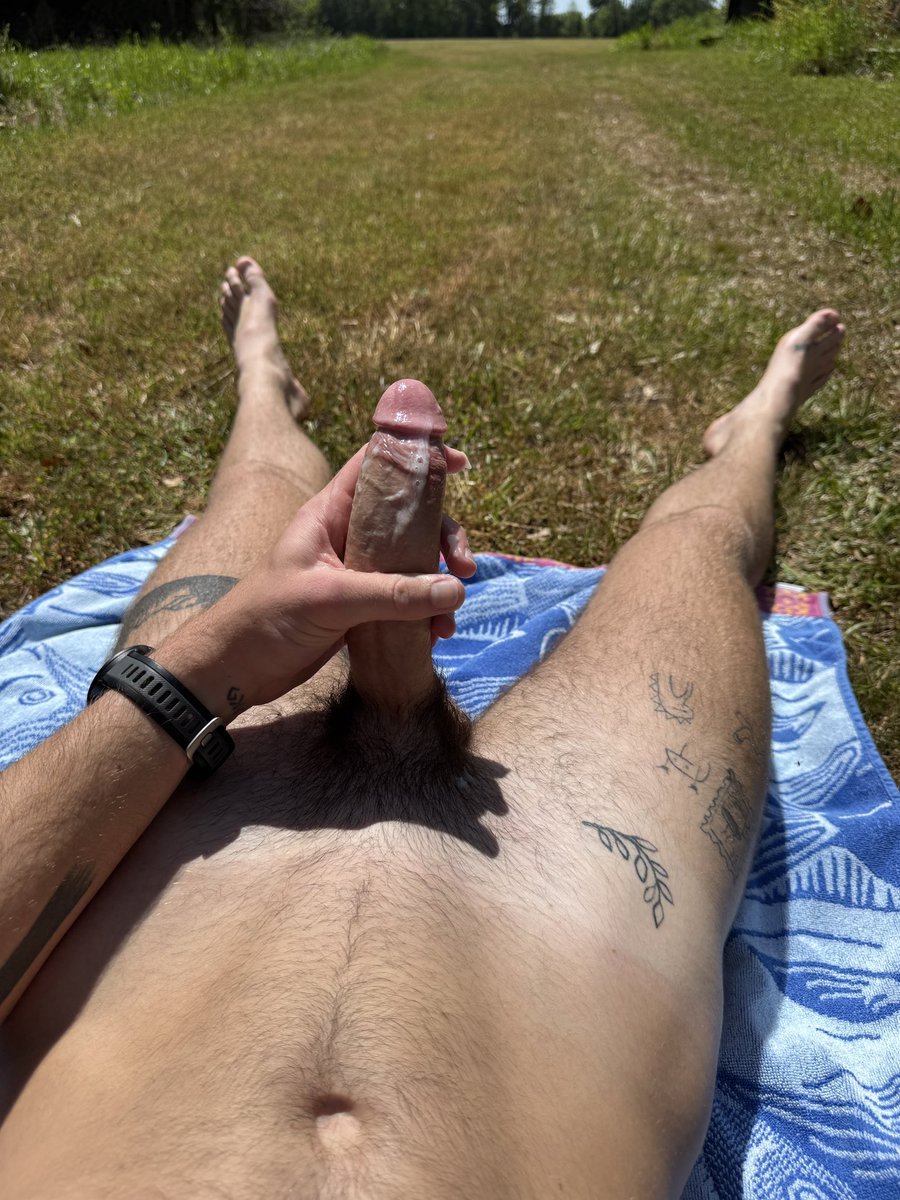 collegeflyguy's tweet photo. Cum clean me up �� ☀️ https://t.co/dBJdbxhukp