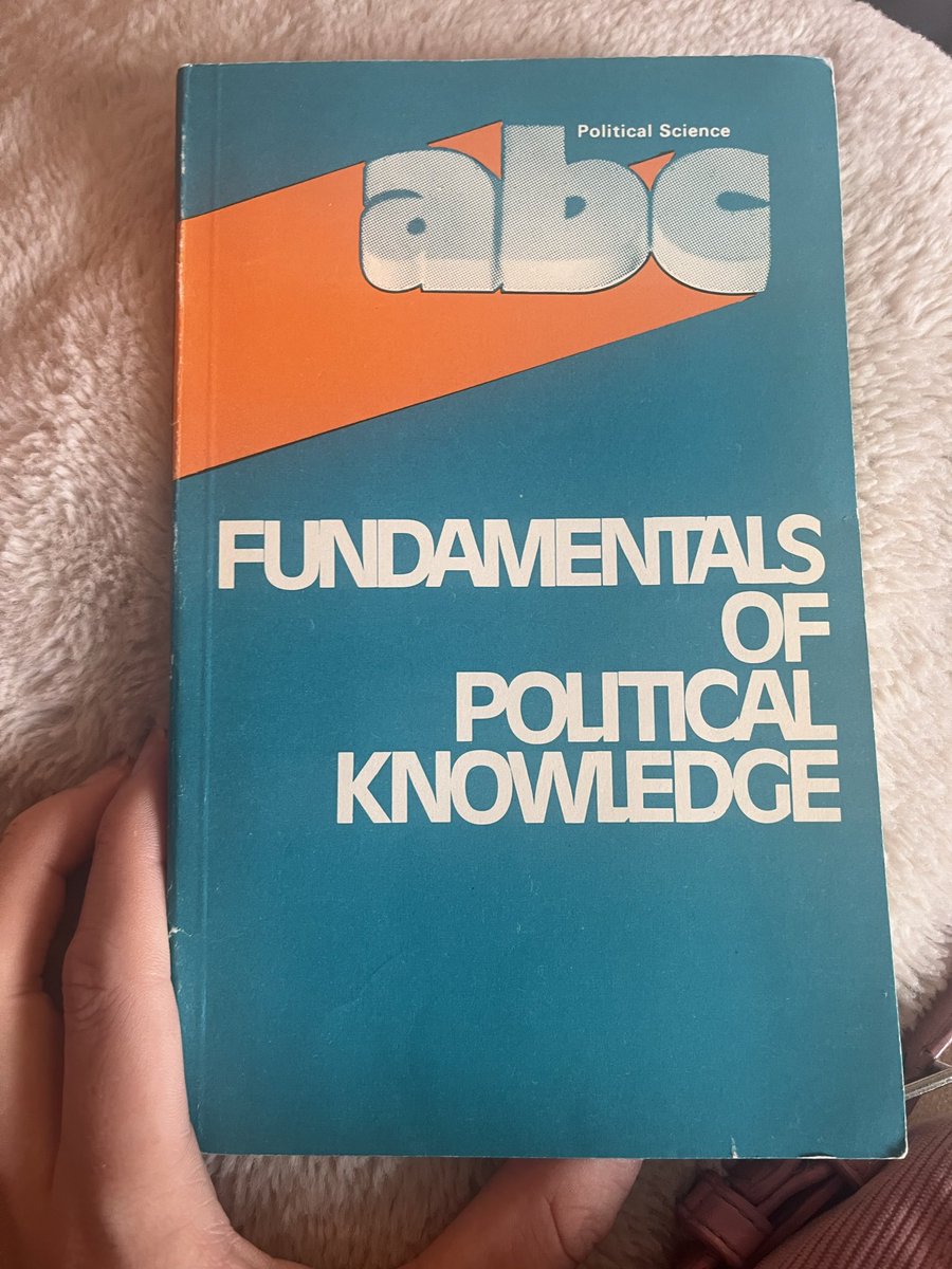 april the fox ☭🔻 tweet media