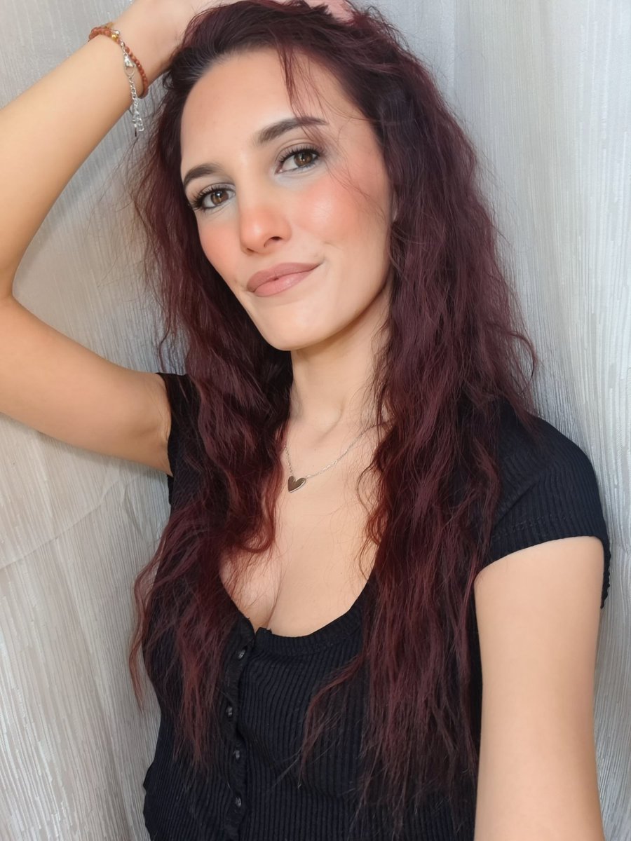 Nikoleta🌹 tweet media