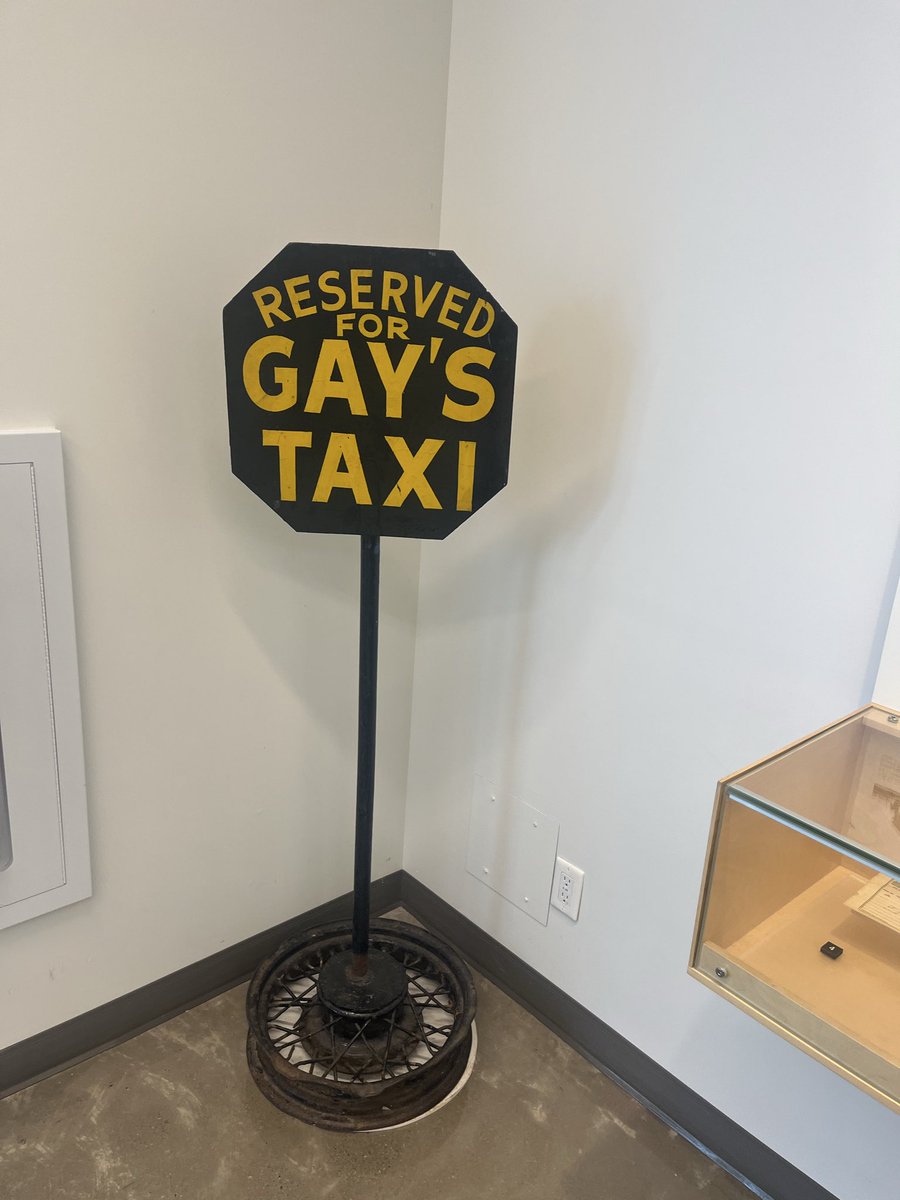 thriIIlhouse's tweet photo. Found a cab company for you https://t.co/OvvZHCVj8g