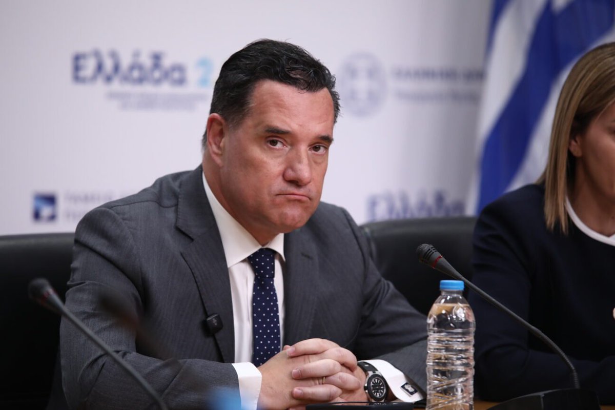 RXRqdEgogik2Z9P's tweet photo. Άδωνις Γεωργιάδης: «Ρουσφέτια γίνονται από τον 5ο π.Χ. αιώνα».

Κι εξοστρακισμοί, επίσης, γελωτοποιέ! https://t.co/OaSZGrVRF6