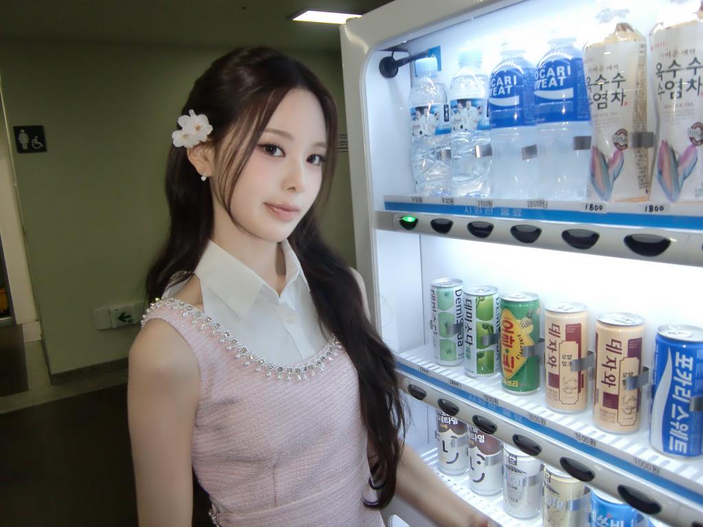 αყɳα ୨୧ ia tweet media