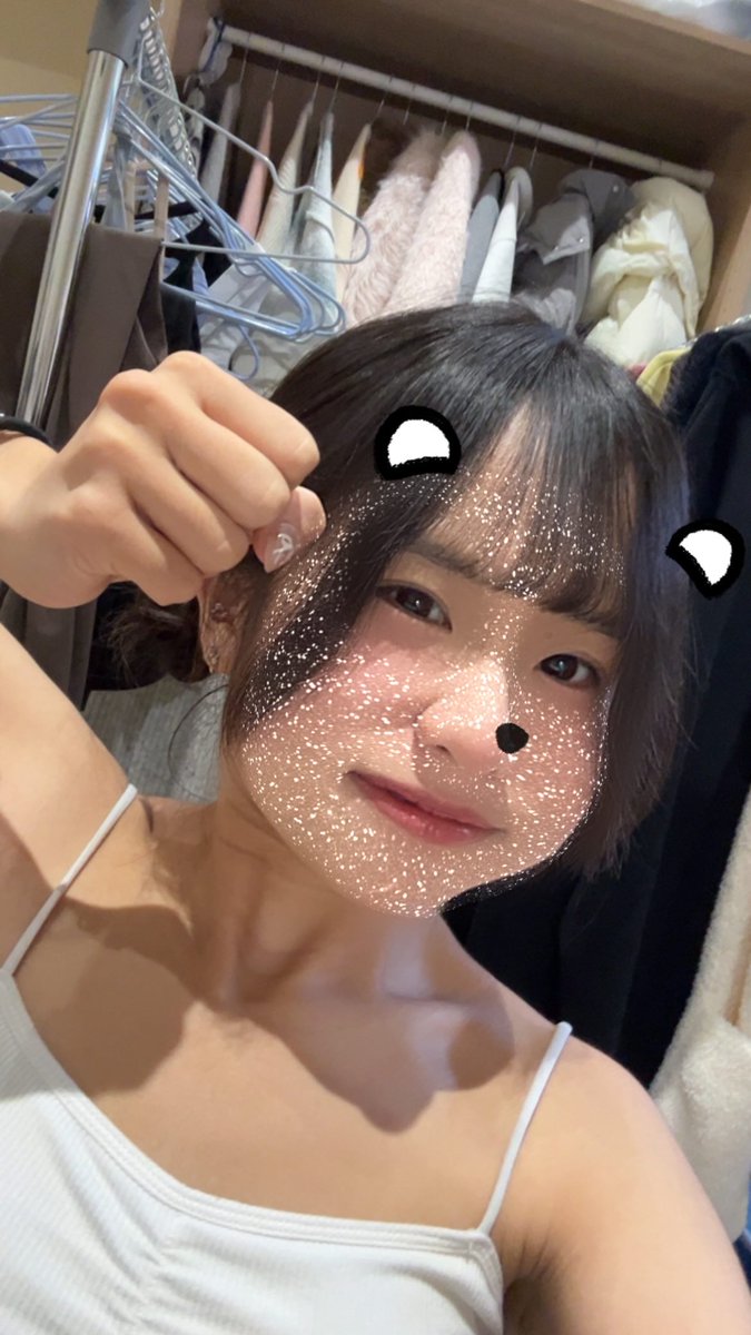 lino86952's tweet photo. 今天衣櫃裡的衣服又叛變了
只好穿這件出來投降 
誰來救救我這隻小錦鯉呀~ https://t.co/8j1UCreXdq