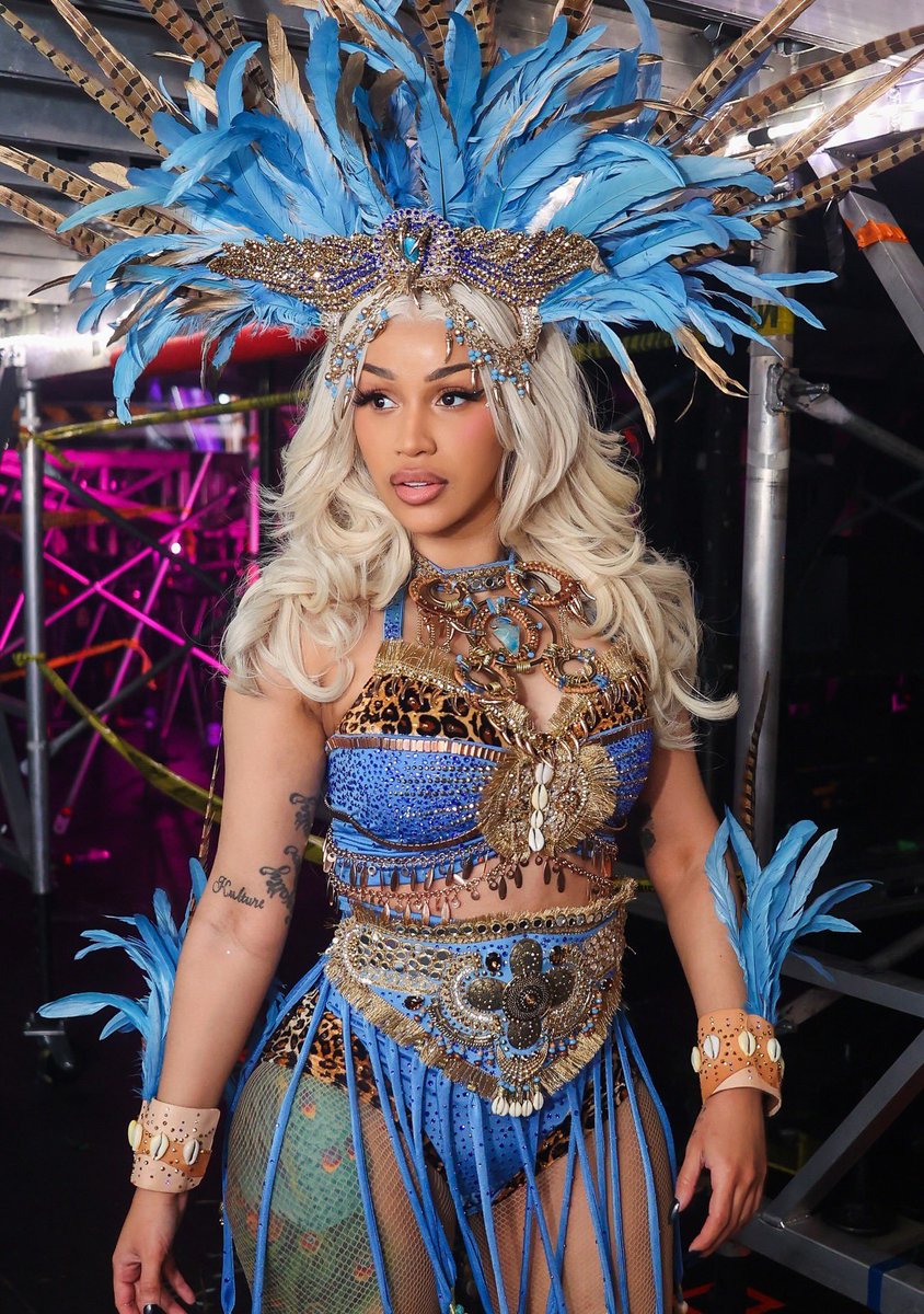 The Cardi Room tweet media