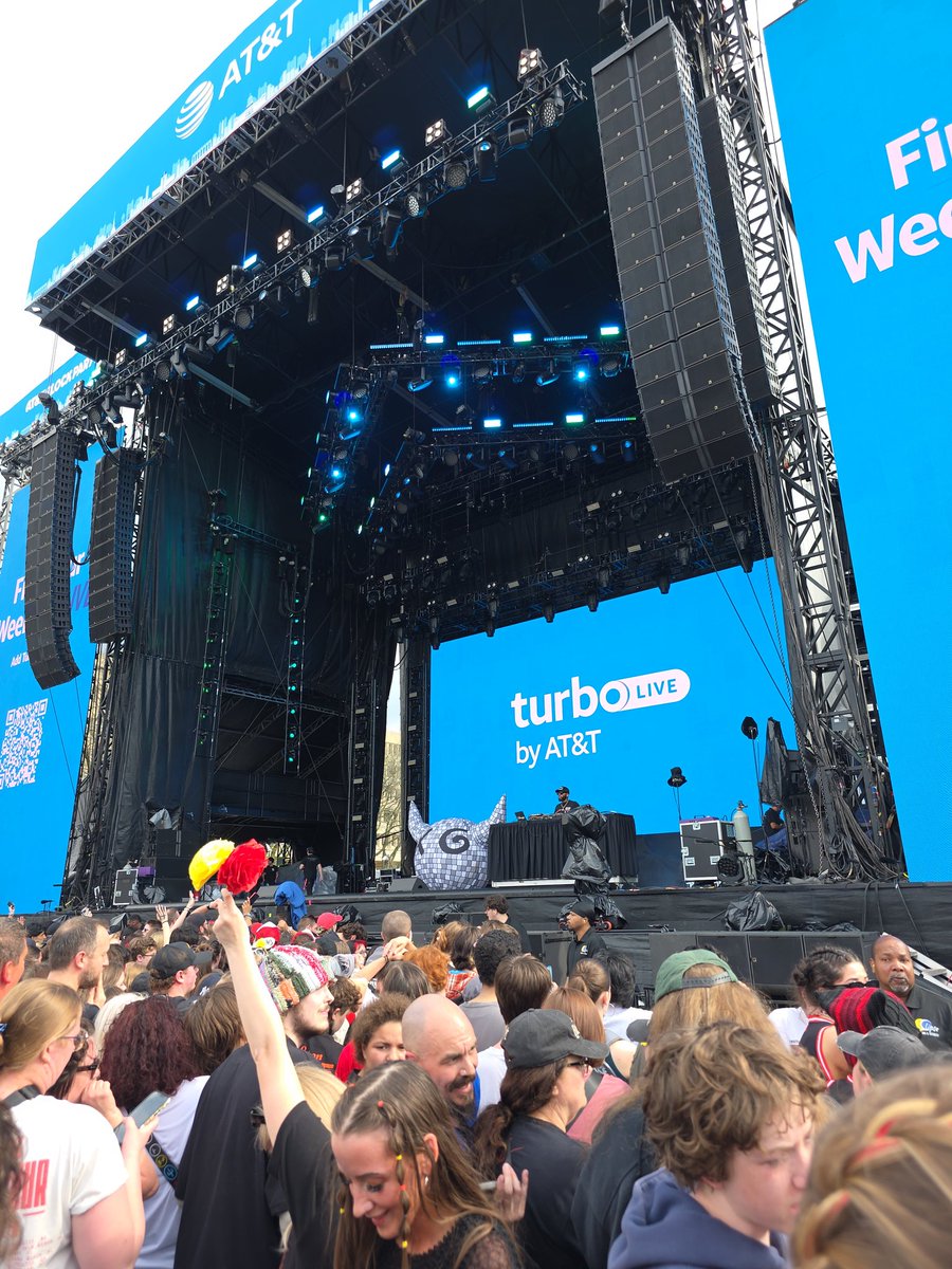 Jordan Fisher tweet media