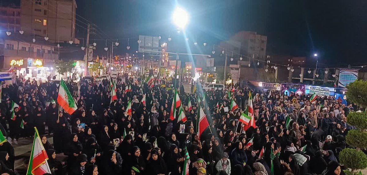 شیر زنان و دلاور مردان آزادشهر خیابان ها را خالی نمی‌گذارند و تا پای جان برای ایران ایستاده ان
#وطن_پاره_تن 
#تا_پای_جان_برای_ایران