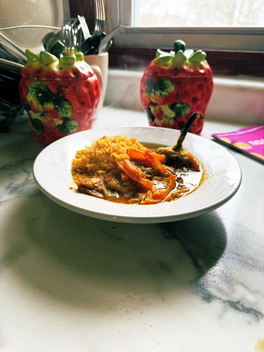 joescobm's tweet image. Easter Sunday tomorrow; traditional meals Chiles Rellenos - fire roasted Poblano Peppers Stuffed with Panela Cheese battered &amp;amp; fried with fluffy egg whites &amp;amp; Salsa Ranchera.. &amp;amp; Coctel De Camaron with avocado,crackers &amp;amp; Valentina..