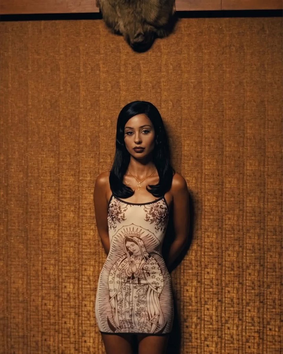 Complex Style tweet media