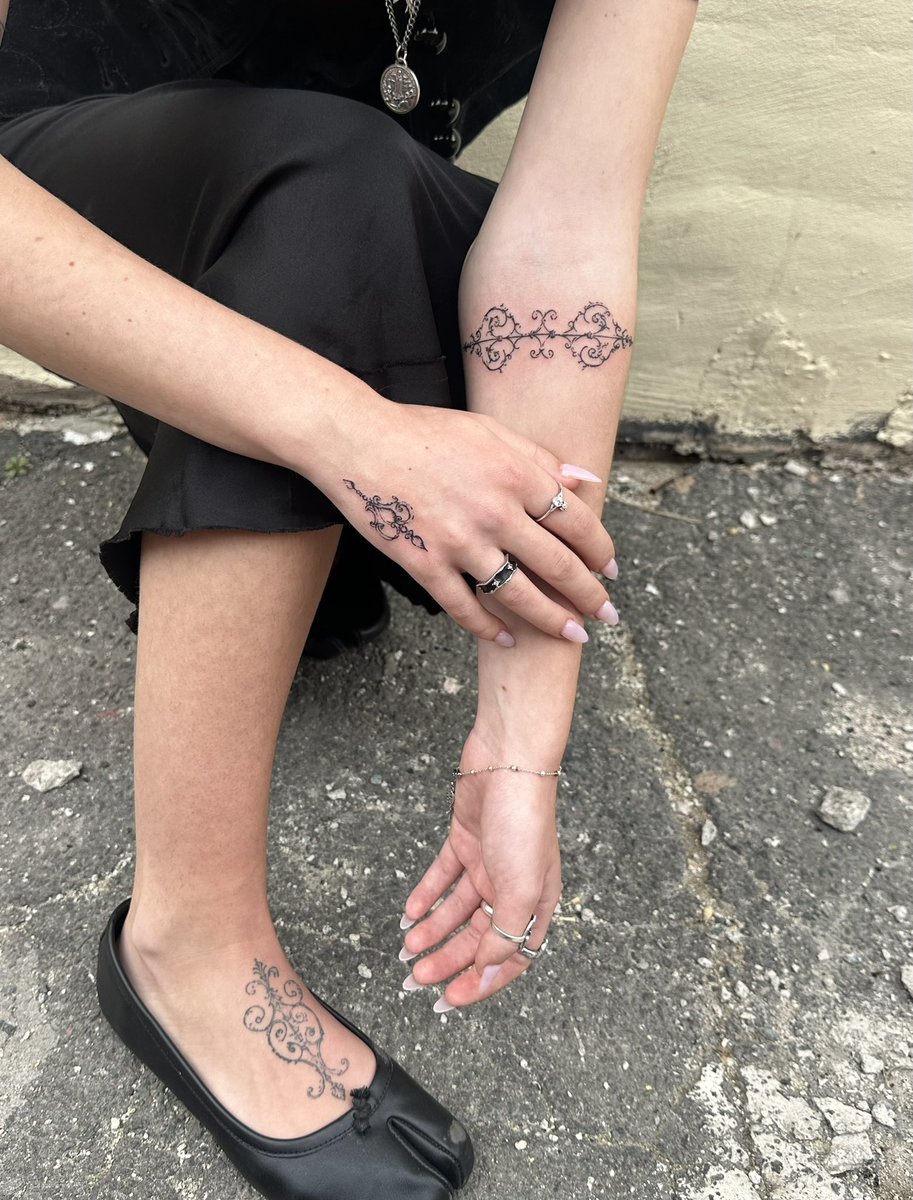 j😵line tweet media