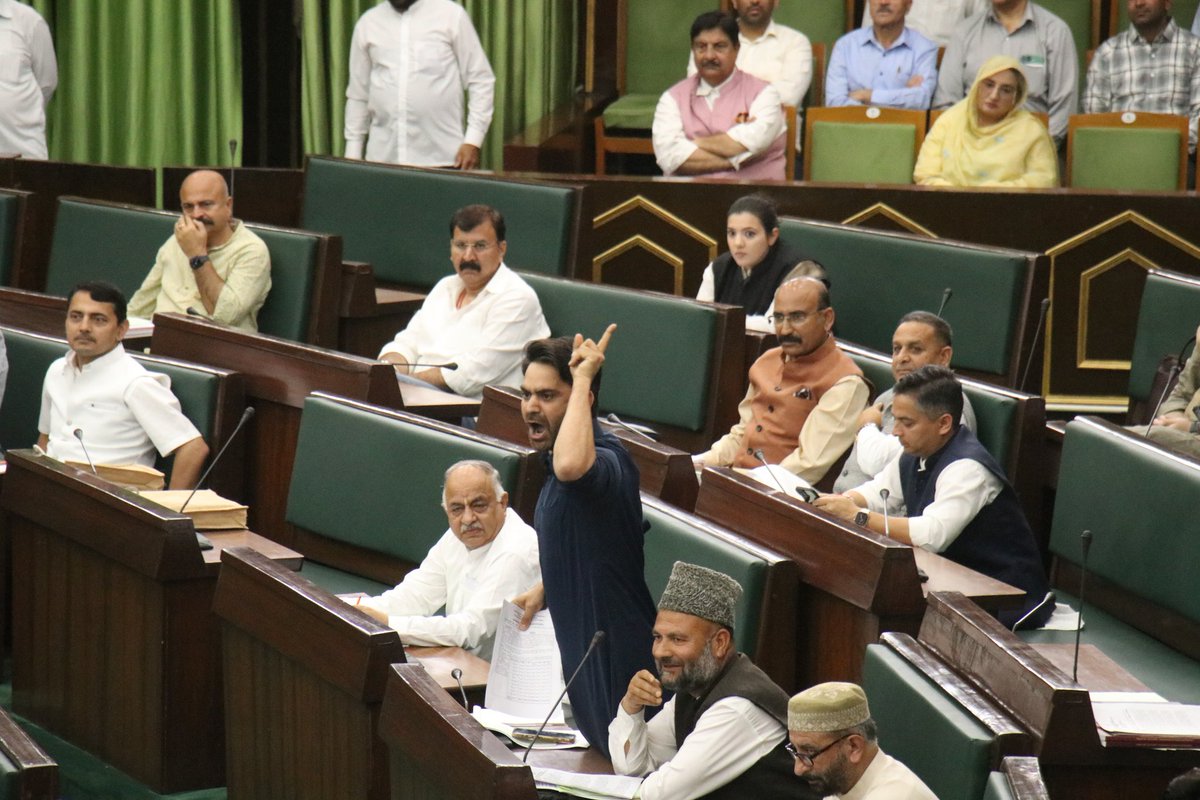 Kashmir Life tweet media