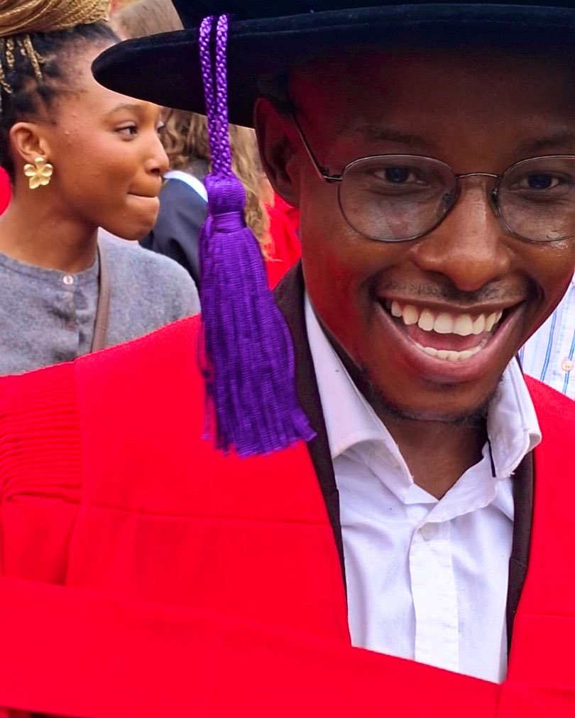 Mo_esq's tweet photo. Younger brother graduated PhD in Mathematics at UCT. Proud of this man. @UCT_news  @UCTpostgrads https://t.co/zS6rTx0WLe