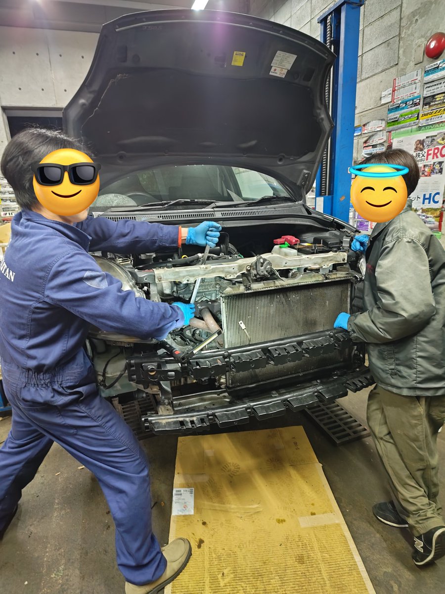 TMUACblog's tweet photo. 今日は朝から部員の車両整備をしています
普段からガレージでは色んな人が整備をしたりで賑わっています
ぜひ遊びに来てください
#春から都立大 https://t.co/jG5Pvly51l