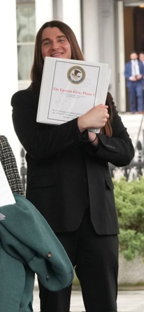 Trsmanic tweet media