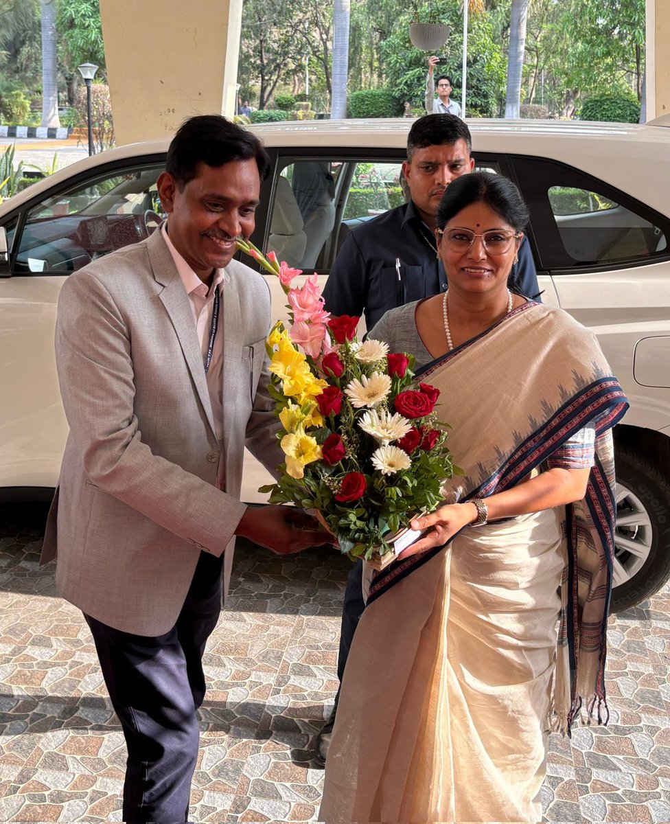 NITHR_Jabalpur's tweet photo. @NIRTH_Jabalpur hosted the Hon’ble Union Minister of State Health &amp; Family Welfare and Chemicals &amp; Fertilizers, Govt. of
India, Smt Anupriya Patel Ji on 04 April 2026. The visit included interaction &amp; discussions on
tribal health research and healthcare delivery in tribal areas. https://t.co/lprNp1qVZx