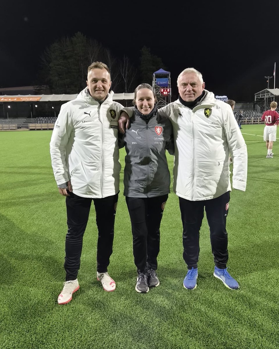 V reprezentační pauze měli napilno i další Klokani 🦘 

Šimon Černý zasáhl do dvou zápasů Elitní ligy U20 proti Německu a Portugalsku ⚽️

Reprezentaci U18 pomáhal v kvalifikaci o ME U19 2027 náš masér Michal Hučík 💆🏻‍♂️

Děkujeme za reprezentaci klubu 💚