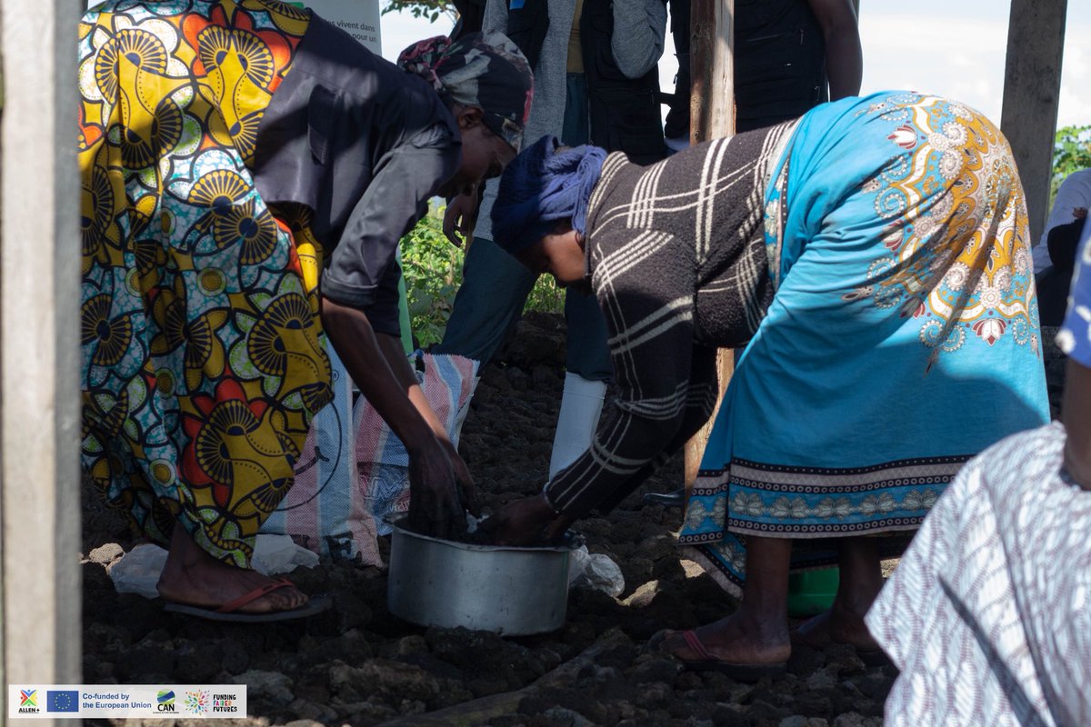 aid_learn47733's tweet photo. Green Entrepreneurship Bootcamp | Day 4 
Turning waste into energy: participants produce eco-friendly briquettes, a practical alternative to deforestation in Virunga National Park.

Cleaner, cheaper, more sustainable. 

#JustTransition #FundingFairerFutures https://t.co/wyxmlJj7wA