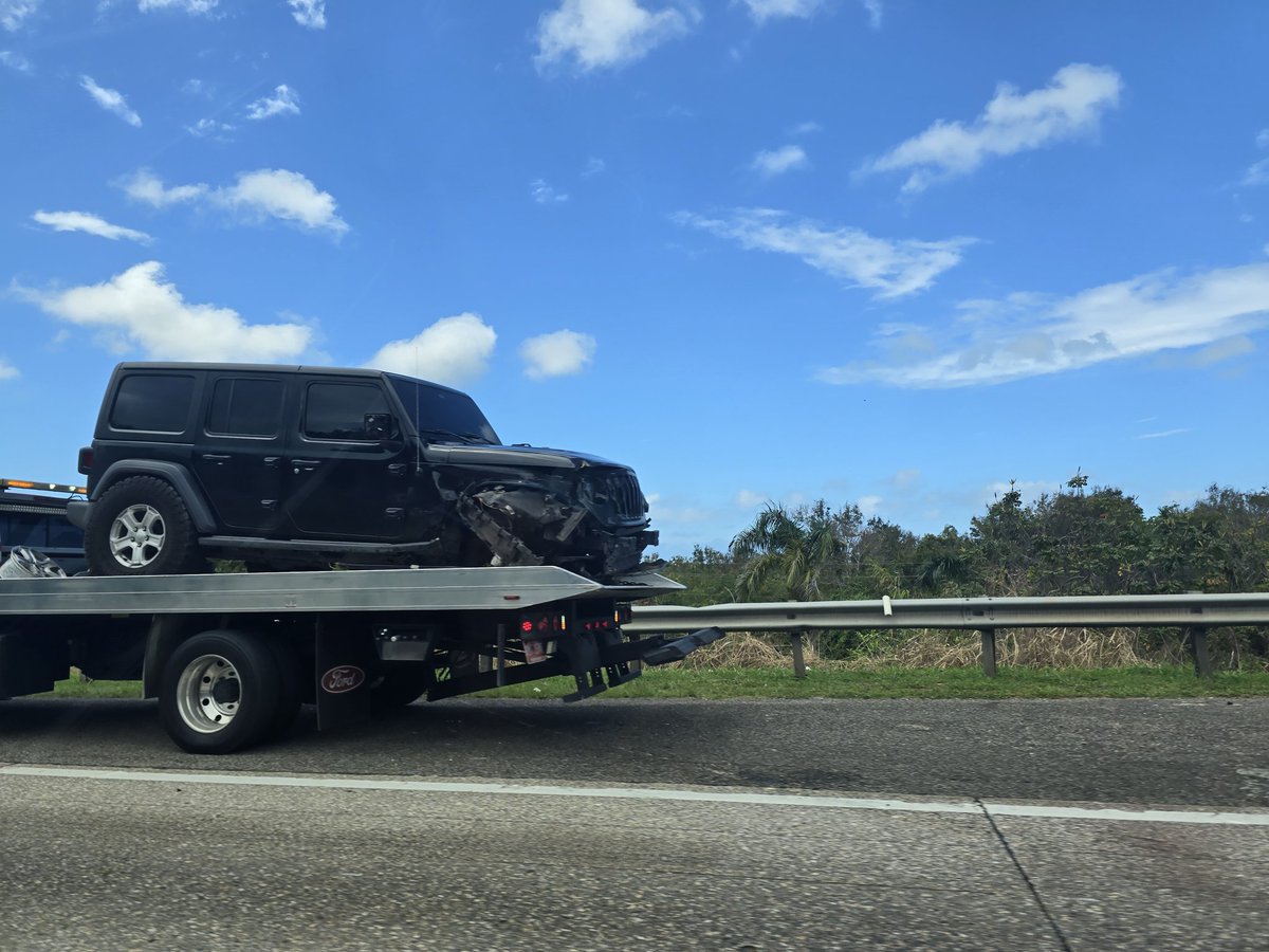 Accidente grave en Vega Baja, autopista José de Diego en dirección a Manatí.
<a href="/skytrafficpr/">SkyTraffic</a> <a href="/DeborahTiempo/">Deborah Martorell</a> <a href="/DronChinita/">DronChinita</a> <a href="/RicardoEladio/">Ricardo Eladio</a>