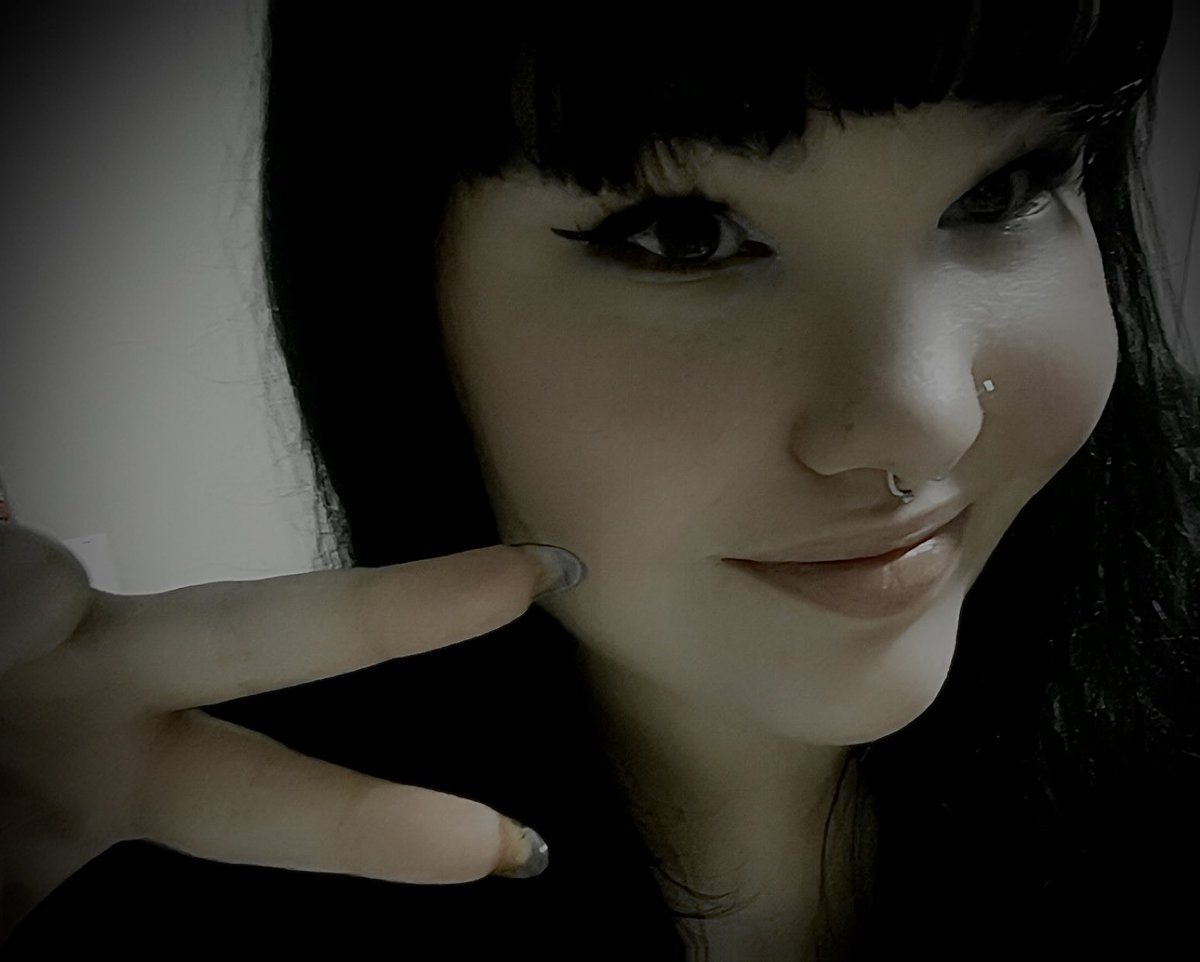 fae ✩ 27% (shadowbanned) tweet media