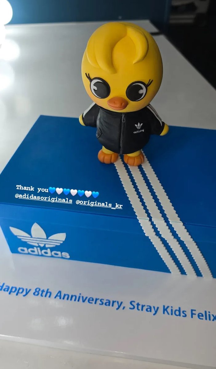 felix archive ✩ tweet media
