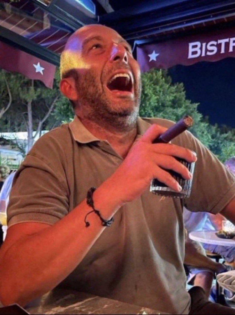 user13907807's tweet photo. Okan Buruk icardiden daha cok topla bulusmus kanım dondı https://t.co/g7lXgh3nCl