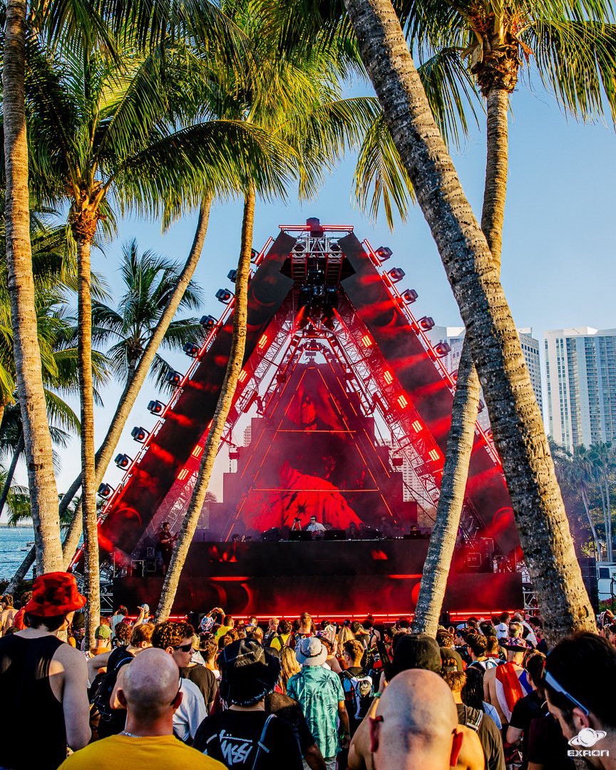 Neil_Bayless's tweet photo. Ultra Day 1 Photo selects 🌴 @exron_music #ultra #ultramusicfestival #ultra2026 #photography #festivalphotography #edm https://t.co/cb8BkeX91H