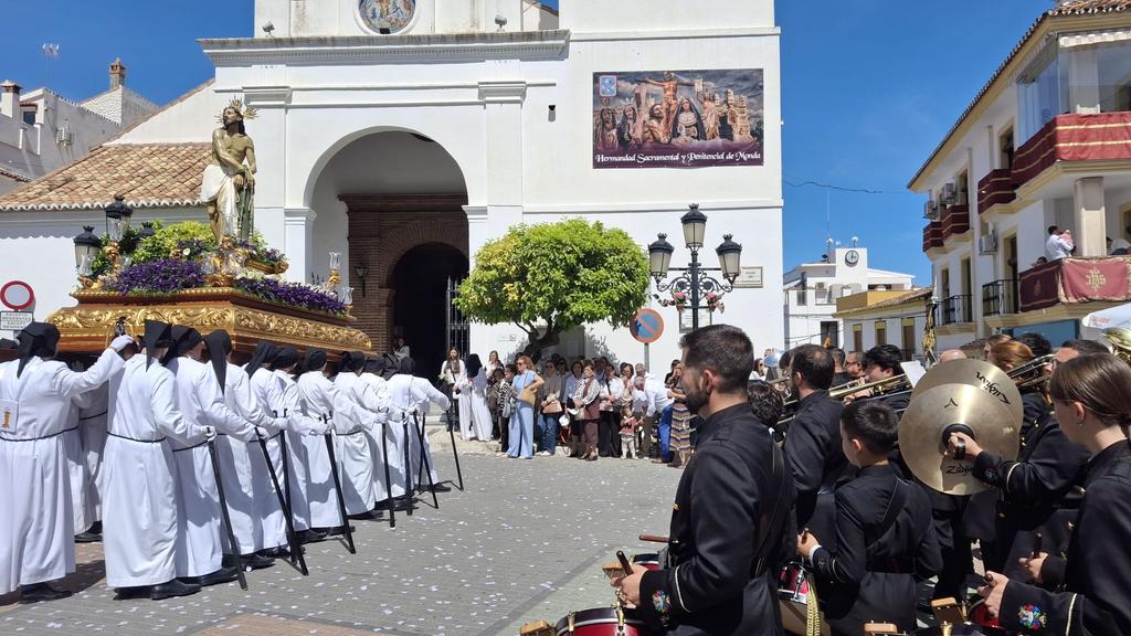 amlaslagunas's tweet photo. @HdadJesusVivo #ViernesSanto2026 ✝️📷| Más imagenes de la primera parte del Viernes Santo para nuestra agrupación, acompañando a la @HdadMonda en su procesión matutina.

#AMLasLagunas #SSanta26 https://t.co/T9l8dTNw9I