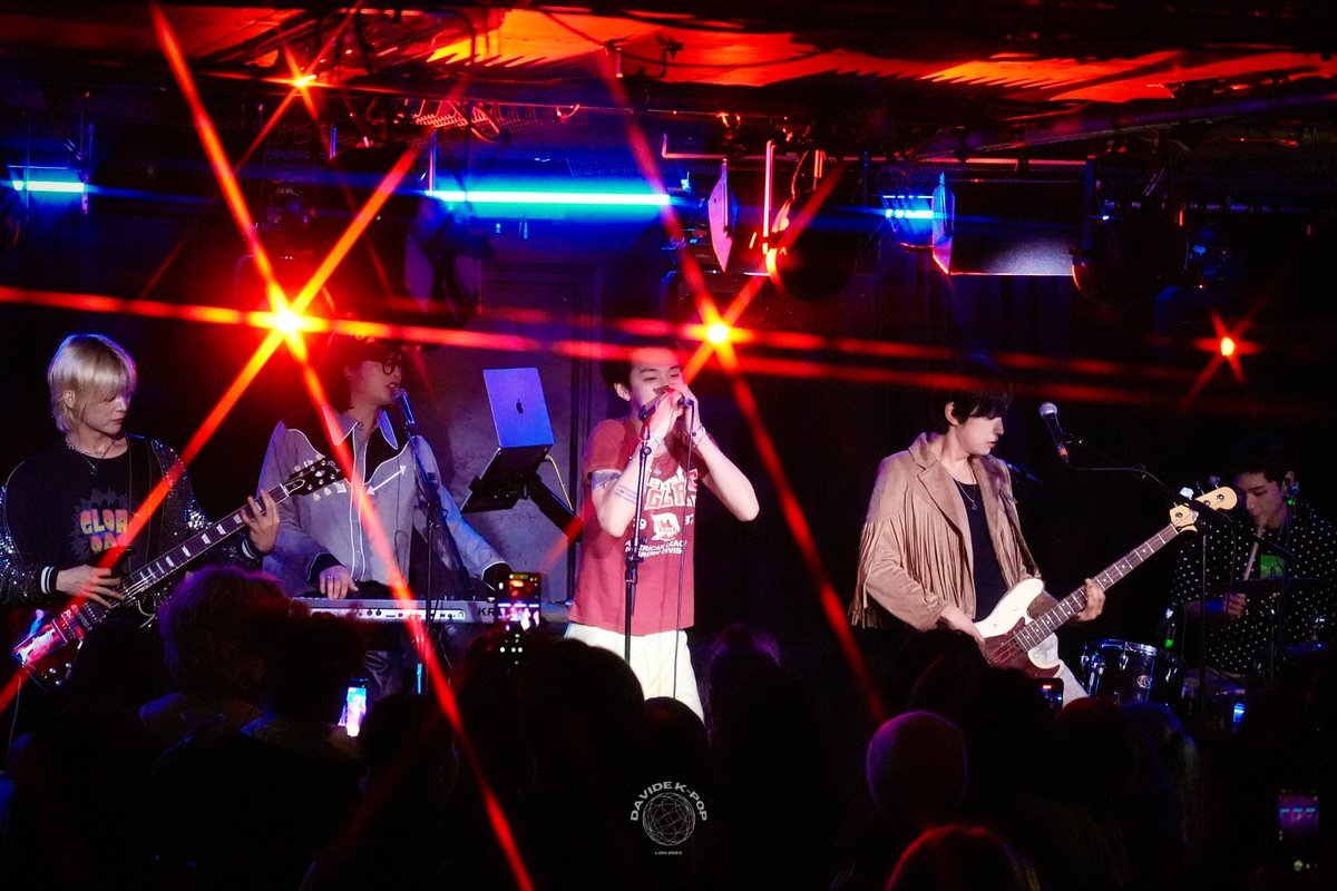 DavideKpop's tweet photo. 🎸 2Z TOOK OVER LONDON!🇬🇧
The K-rock icons brought pure energy to The Courtyard Theatre in London! ⚡️
📸 Check out my full review from the show!
🔗 https://t.co/SwncIR8S2s
#2Z #TuZi #Kband #Krock #2ZinLondon #FromA
@hikoreanlondon @official2z https://t.co/bHhSPvOf1A